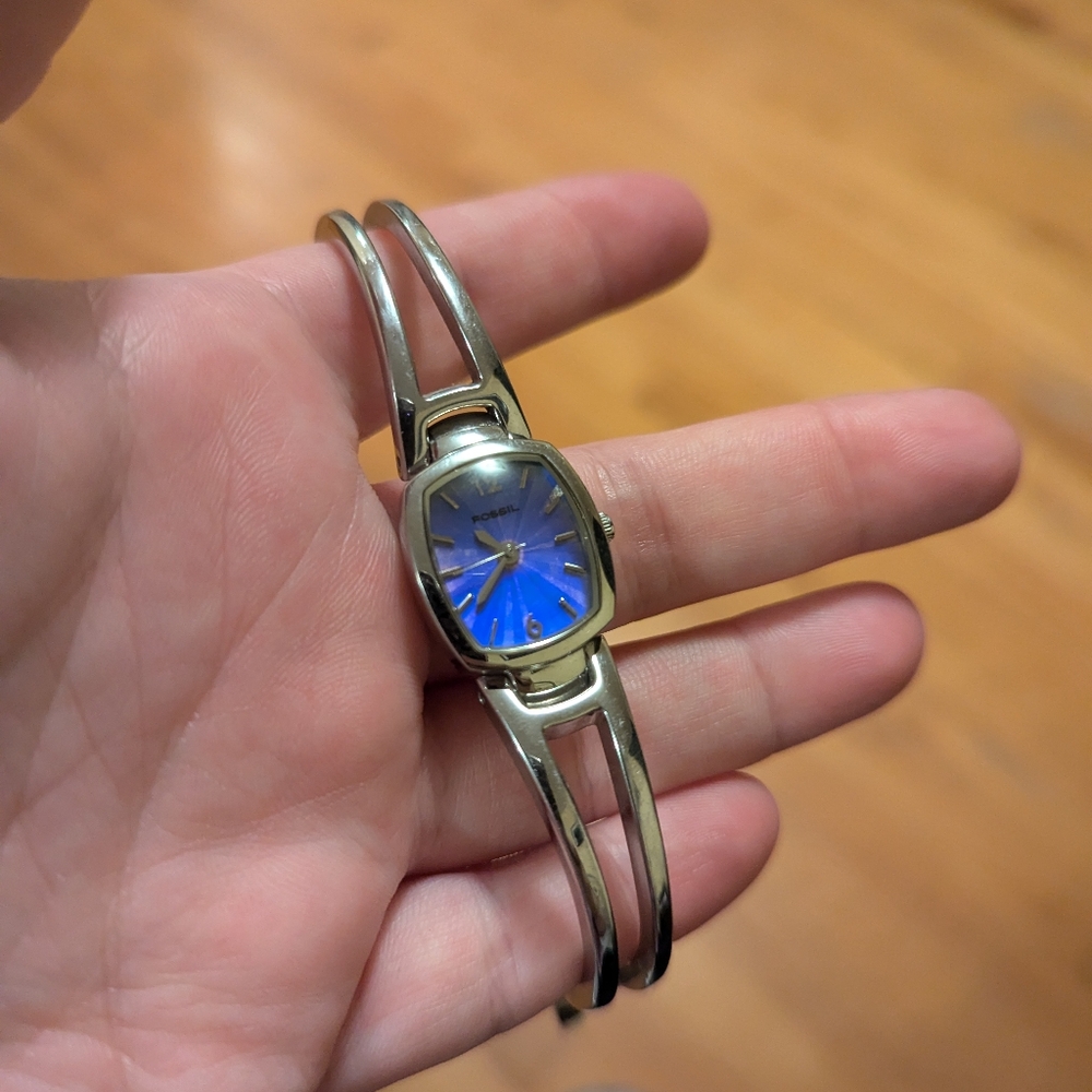 Vintage Fossil F2 silver tonneau watch